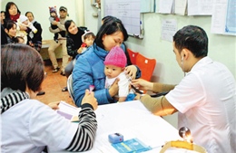 Trên 5.000 trẻ tiêm vắcxin Quinvaxem tại điểm tiêm dịch vụ 